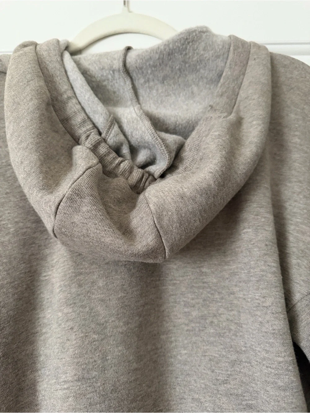 Alo Women's Hooded Cutout-Sleeve Pullover Sweatshirt - Taupe